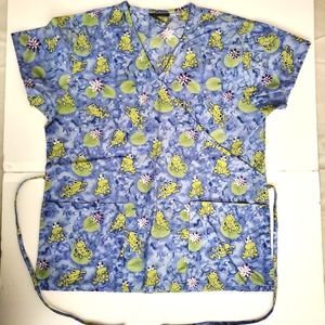 Absolute Frog Print Scrub Shirt Top Size M